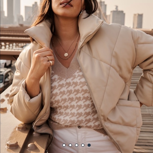 Abercrombie Oversized Puffer - Picture 3 of 4